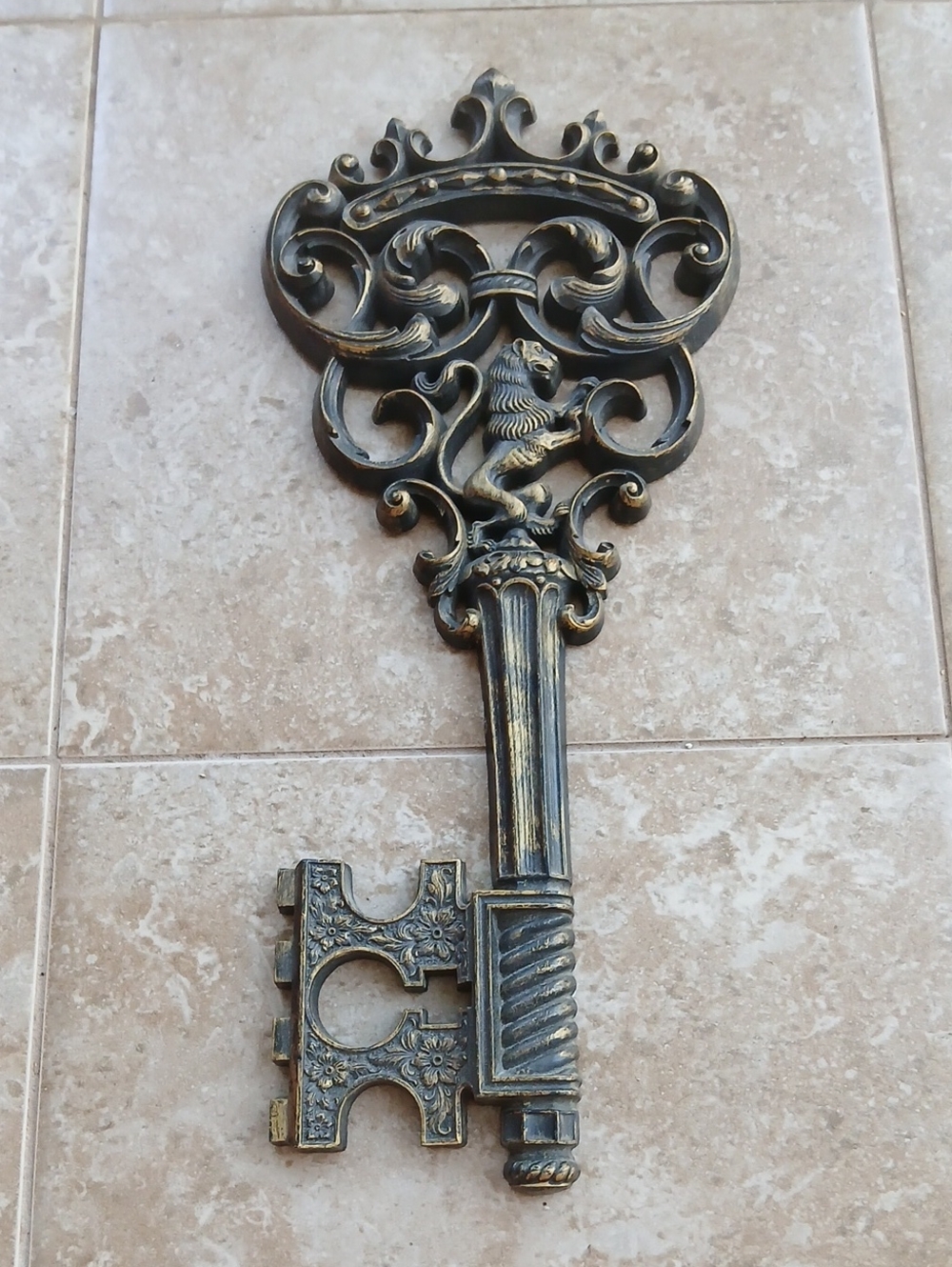 Ornate MCM Lion Crest Decorative Wall Key by Dart Industries